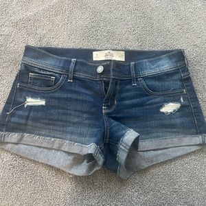 Hollister size 5 low rise shorts